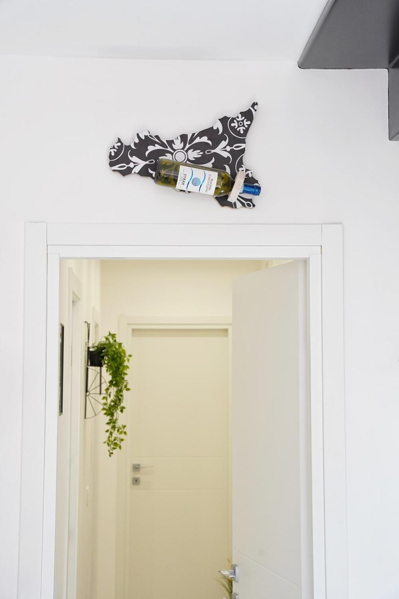 Holiday home Ficurinias House-catania Location-secure Parking