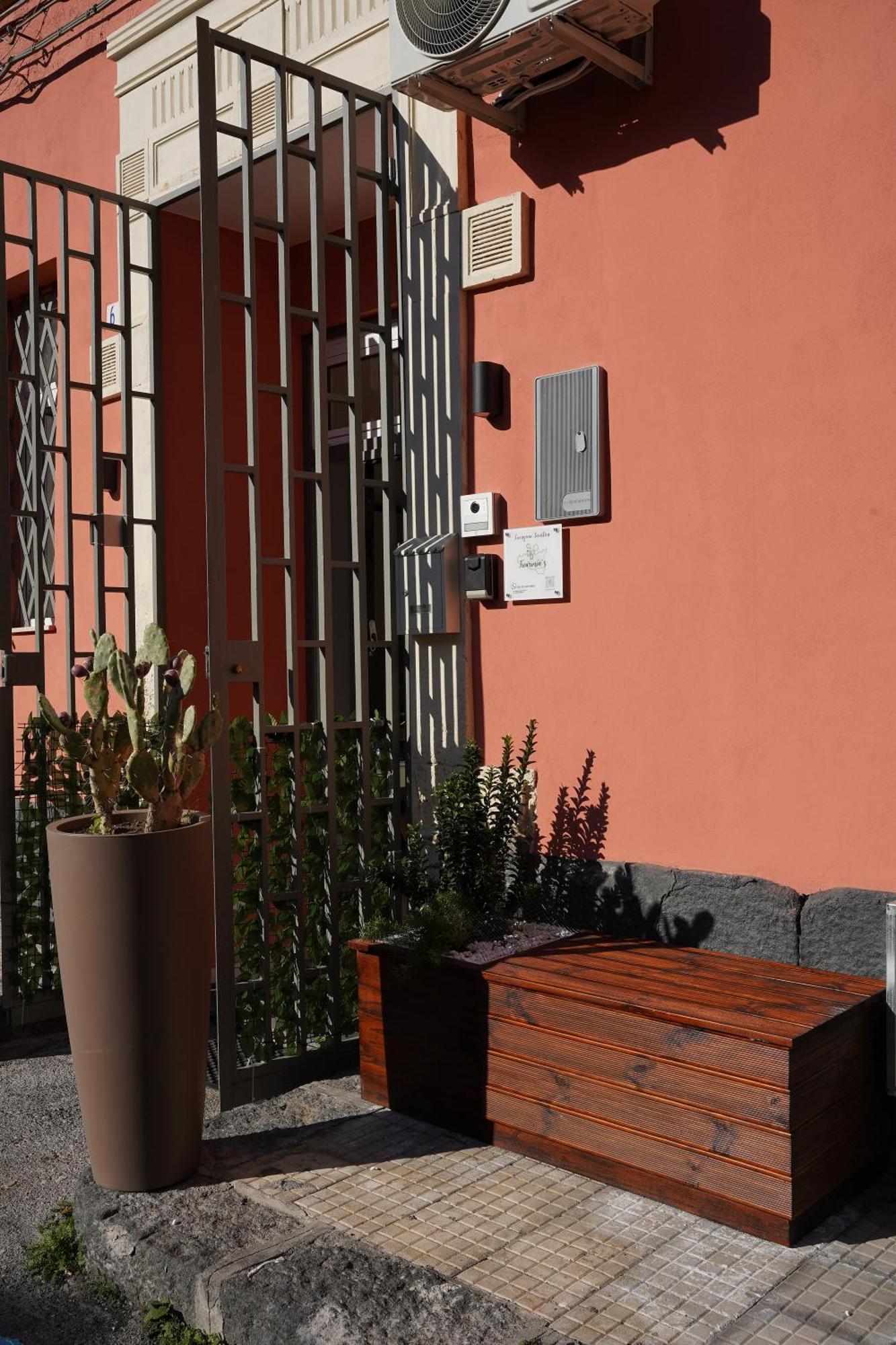 Holiday home Ficurinias House-catania Location-secure Parking